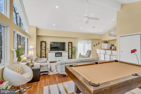 Living - 5530 Belfast Pl, Springfield, VA 22151 photo 3 of 6