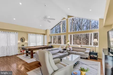 5530 Belfast Pl, Springfield, VA 22151