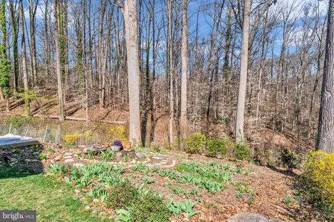 View/Area - 5530 Belfast Pl, Springfield, VA 22151 photo 2 of 2