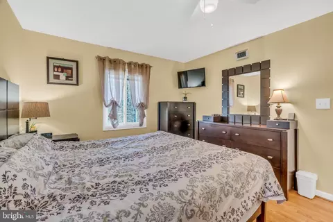Bedroom - 5530 Belfast Pl, Springfield, VA 22151 photo 3 of 3