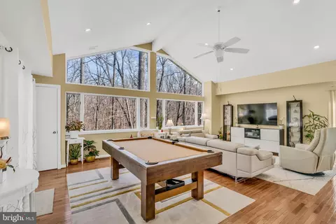 Living - 5530 Belfast Pl, Springfield, VA 22151 photo 4 of 6