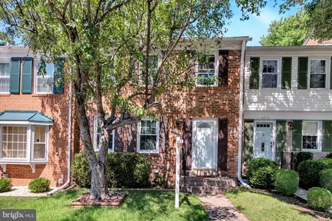 8254 Getty Ct, Springfield, VA 22153 photo 2