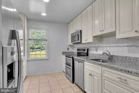 8254 Getty Ct, Springfield, VA 22153 photo 13
