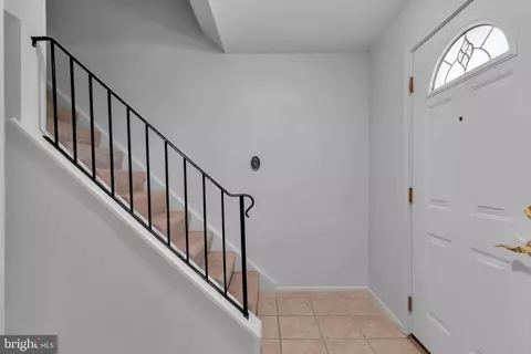 8254 Getty Ct, Springfield, VA 22153 photo 4