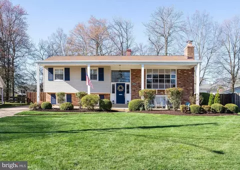 1117 Anesbury Ln, Alexandria, VA 22308