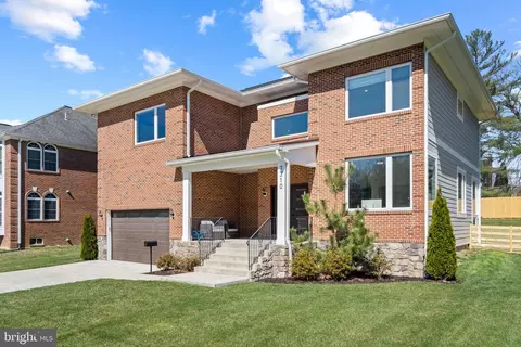 7310 Wayne Dr, Annandale, VA 22003