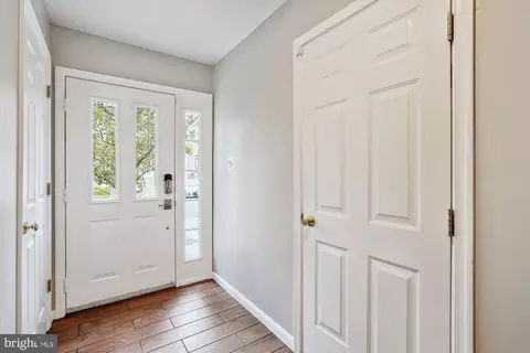 4677 Deerwatch Dr, Chantilly, VA 20151 photo 3