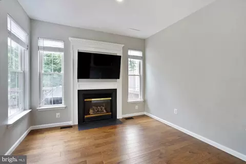 4677 Deerwatch Dr, Chantilly, VA 20151 photo 12
