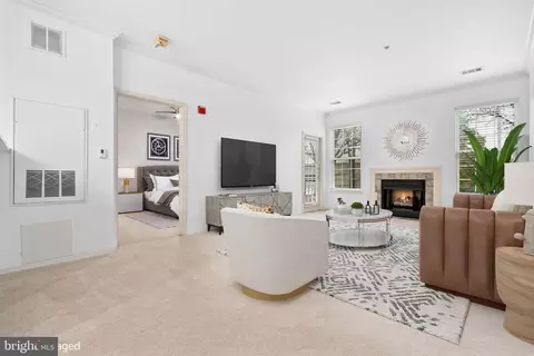 3009 Nicosh Cir #4108, Falls Church, VA 22042