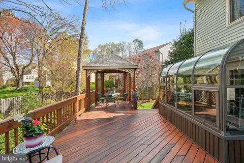 Exterior - 5315 Dunleigh Dr, Burke, VA 22015 photo 4 of 9
