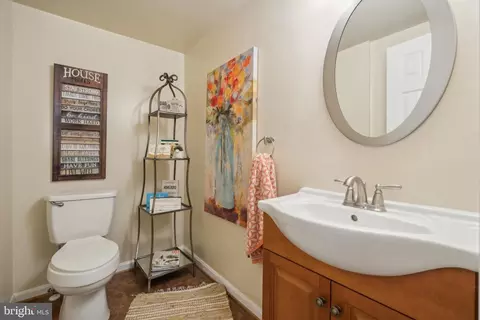 Bath - 5315 Dunleigh Dr, Burke, VA 22015 photo 1 of 4