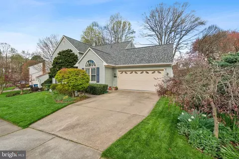 Exterior - 5315 Dunleigh Dr, Burke, VA 22015 photo 9 of 9