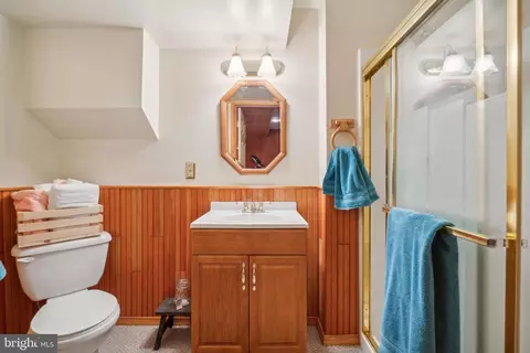 Bath - 5315 Dunleigh Dr, Burke, VA 22015 photo 4 of 4