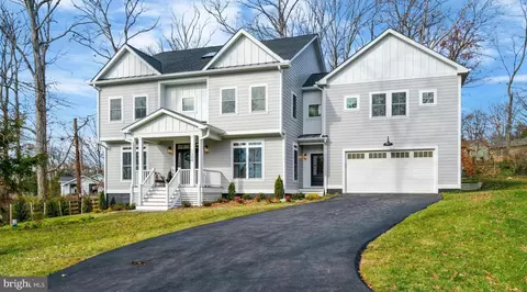 1304 Gahant Rd, Alexandria, VA 22308