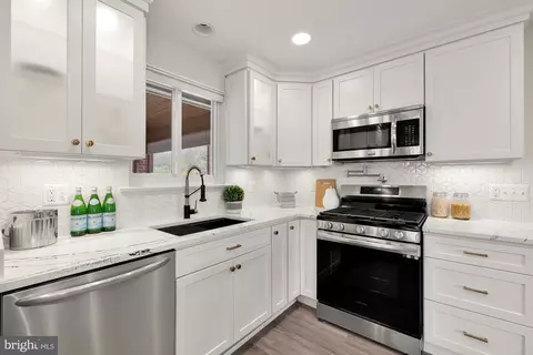 Kitchen - 7433 Grace St, Springfield, VA 22150 photo 6 of 7
