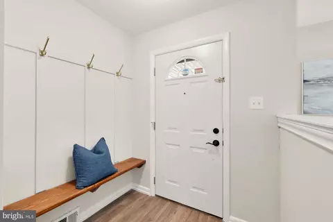 Entry Way - 7433 Grace St, Springfield, VA 22150 photo 1 of 1