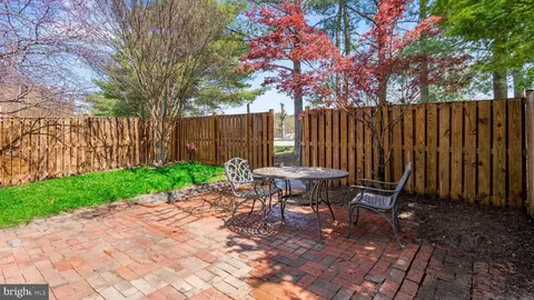 Exterior - 8021 Sleepy View Ln, Springfield, VA 22153 photo 5 of 5
