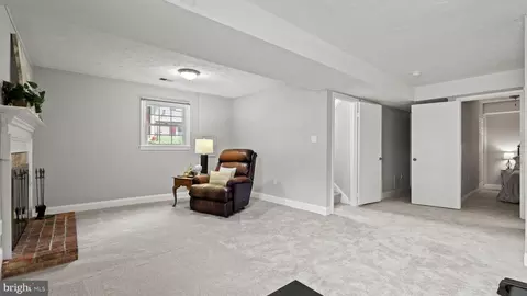 Living - 8021 Sleepy View Ln, Springfield, VA 22153 photo 4 of 4
