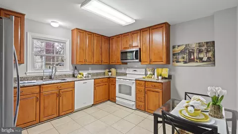 Kitchen - 8021 Sleepy View Ln, Springfield, VA 22153 photo 1 of 2