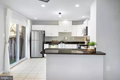 Kitchen - 6041 Forrest Hollow Ln, Springfield, VA 22152 photo 1 of 6