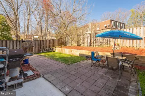 Exterior - 6041 Forrest Hollow Ln, Springfield, VA 22152 photo 6 of 6