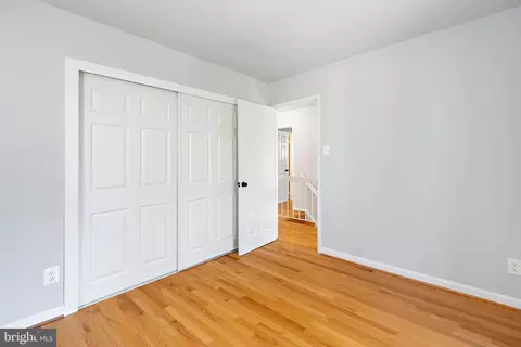 Bedroom - 6041 Forrest Hollow Ln, Springfield, VA 22152 photo 2 of 4