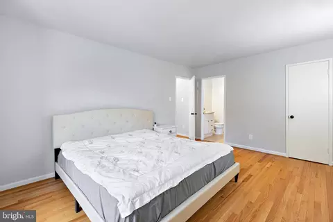 Bedroom - 6041 Forrest Hollow Ln, Springfield, VA 22152 photo 1 of 4