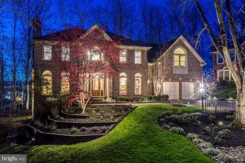 12720 Pond Crst, Oak Hill, VA 20171