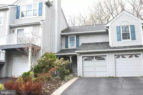 10226 Faire Commons Ct, Burke, VA 22015