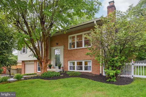 7204 Ashview Dr, Springfield, VA 22153 photo 3