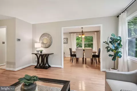 7204 Ashview Dr, Springfield, VA 22153 photo 9