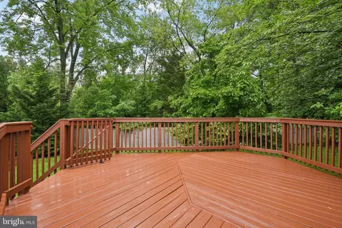 7204 Ashview Dr, Springfield, VA 22153 photo 6