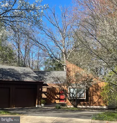 2280 Compass Point Ln, Reston, VA 20191