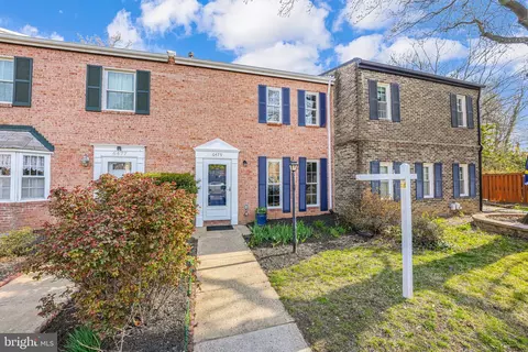 6479 Gildar St, Alexandria, VA 22310