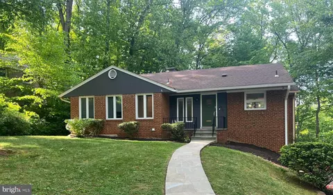 6370 Dockser Ter, Falls Church, VA 22041