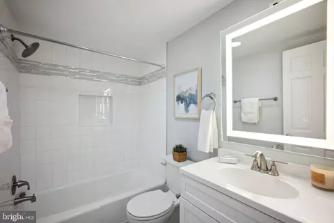 Bath - 7661 Provincial Dr #202, Mclean, VA 22102 photo 2 of 2