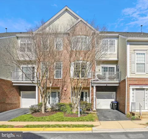 6346 B Hawk View Ct #66, Alexandria, VA 22312