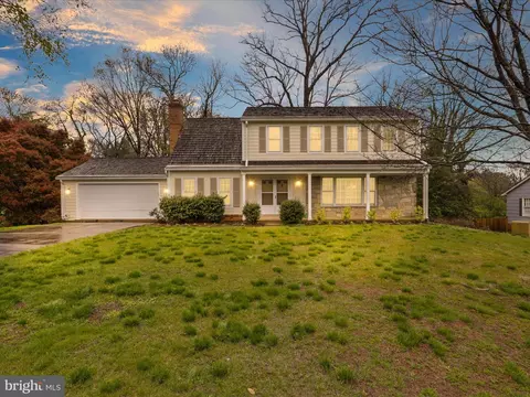 2000 Windmill Ln, Alexandria, VA 22307