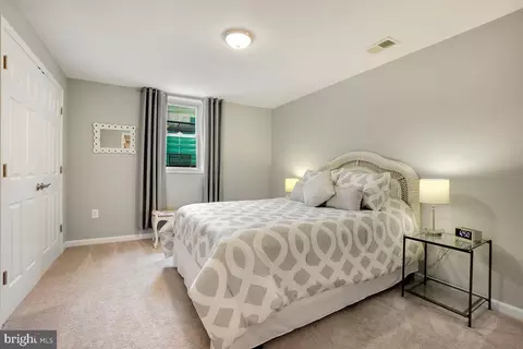 Bedroom - 13002 Cockerill Ct, Herndon, VA 20171 photo 9 of 10