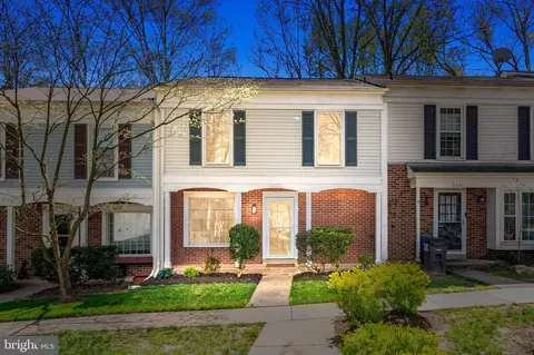 5422 Helm Ct, Fairfax, VA 22032