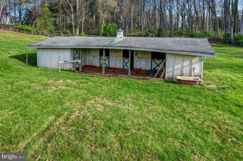 Exterior - 13008 Compton Rd, Clifton, VA 20124 photo 4 of 7