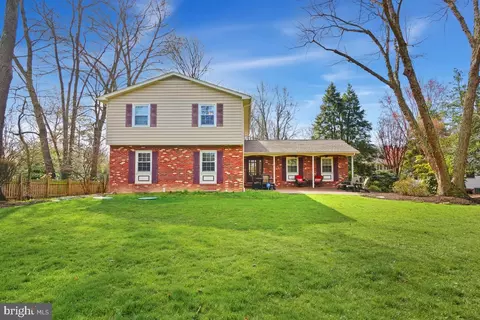 3233 Betsy Ln, Herndon, VA 20171