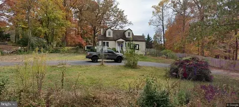 8207 Legion Dr, Lorton, VA 22079