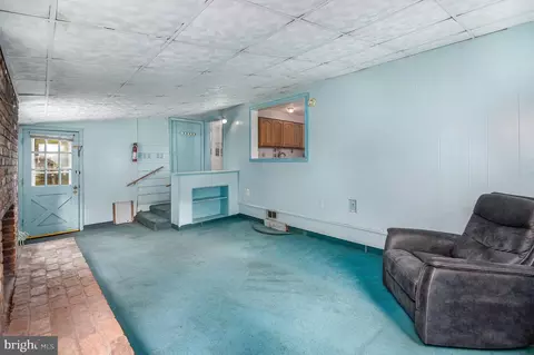 Living - 6718 Bowie Dr, Springfield, VA 22150 photo 2 of 2