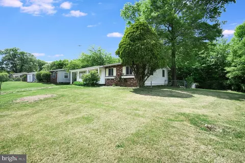 Exterior - 6718 Bowie Dr, Springfield, VA 22150 photo 5 of 5