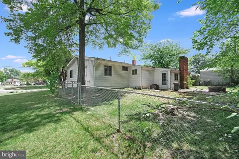 Exterior - 6718 Bowie Dr, Springfield, VA 22150 photo 2 of 5