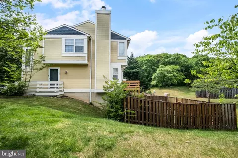 5698 Medallion Ct, Alexandria, VA 22303