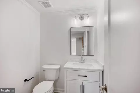 8111 Ainsworth Ave, Springfield, VA 22152 photo 25