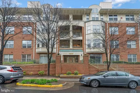 1855 Stratford Park Pl #106, Reston, VA 20190