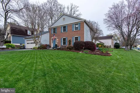 Exterior - 8331 Kenwood Ave, Springfield, VA 22152 photo 4 of 12